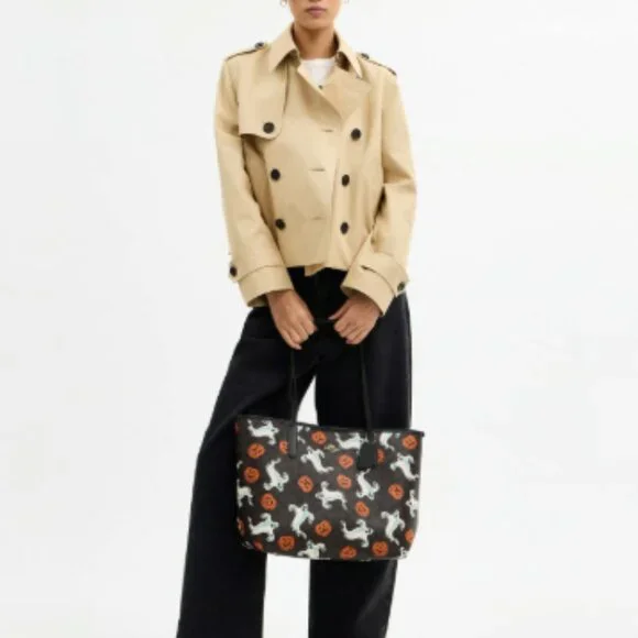 NEW Coach Halloween City Tote Bag CCE69 Signature Ghost Pumpkins Spider Charm - Picture 2 of 11